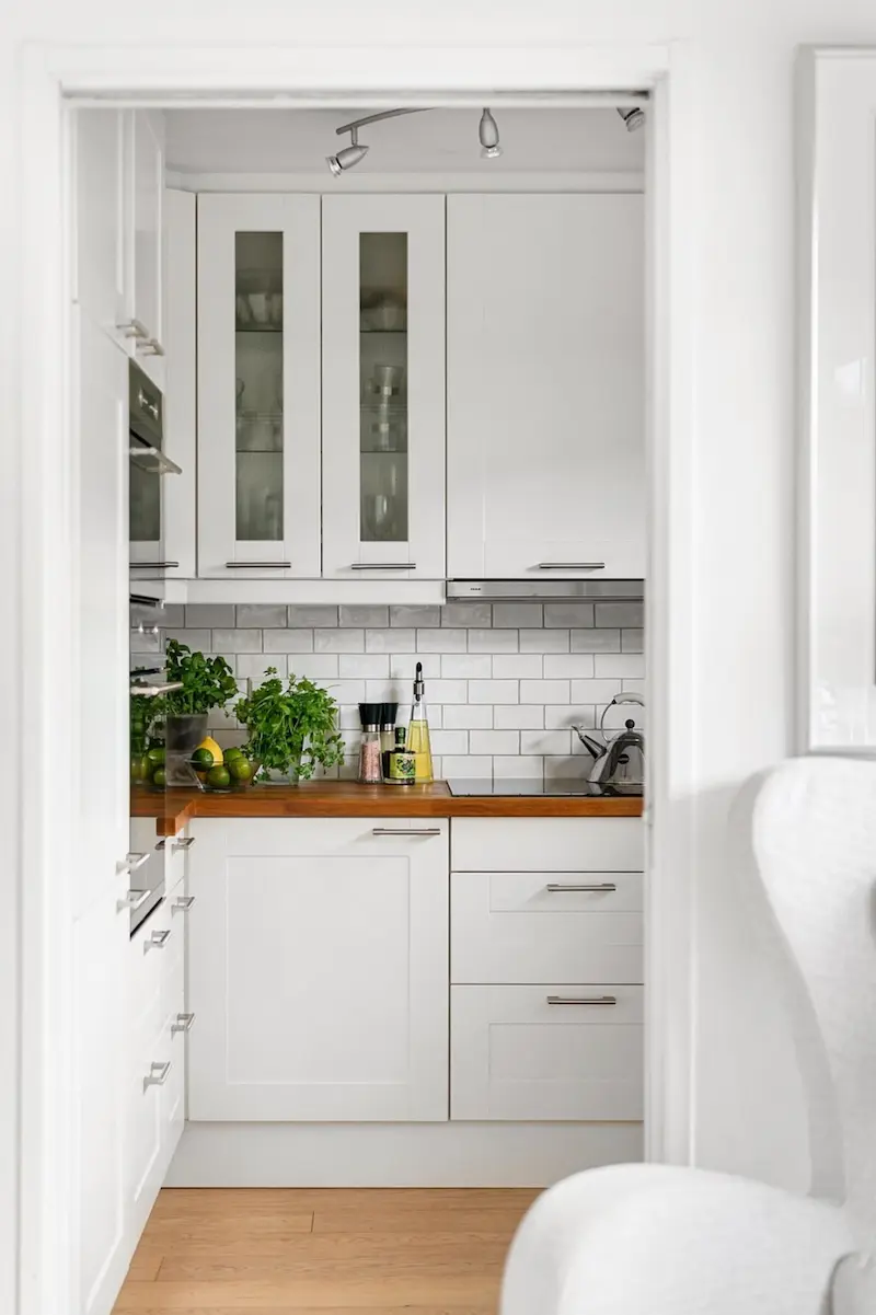 Cabinet painting Sarasota FL professional kitchen cabinet refinishing service
